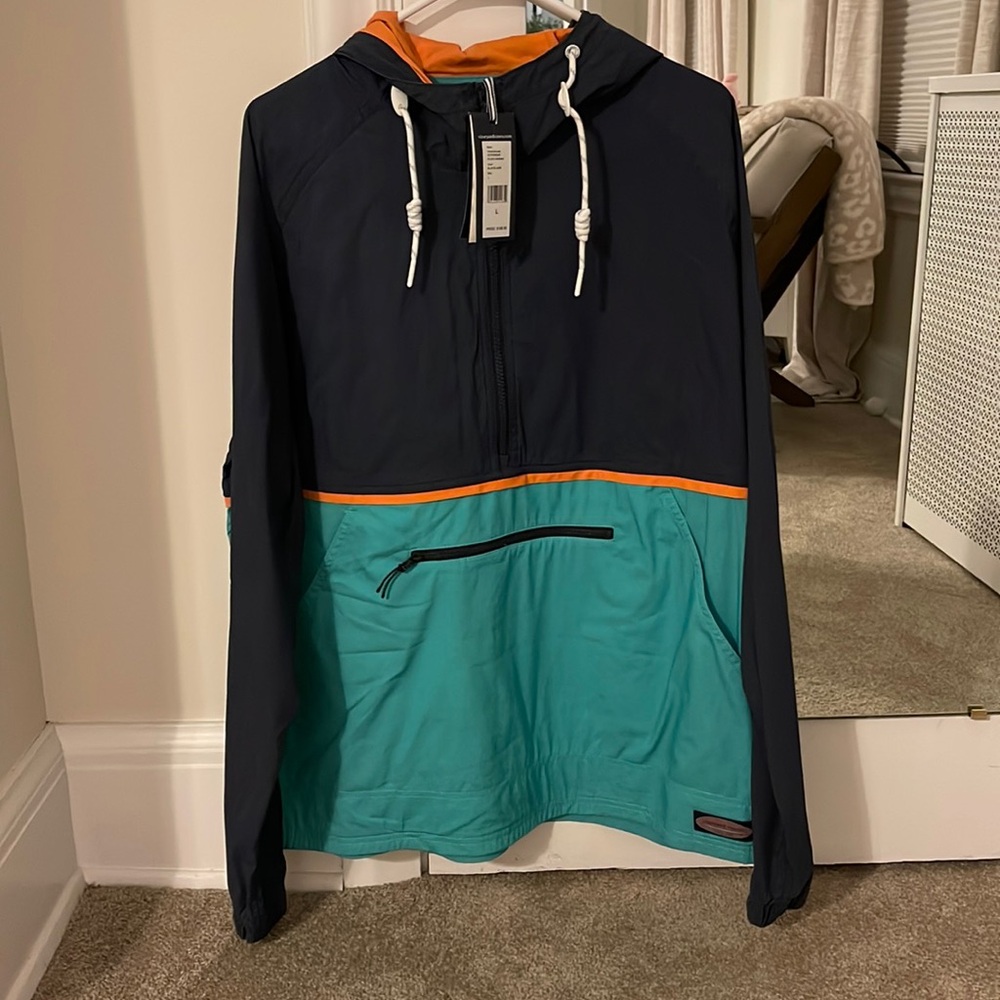 NWT Vineyard Vines pullover size L